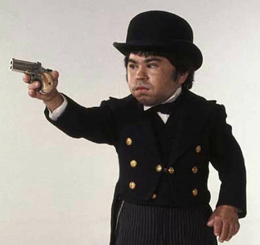 25-best-james-bond-villains-nick-nack-the-man-with-the-golden-gun.jpg