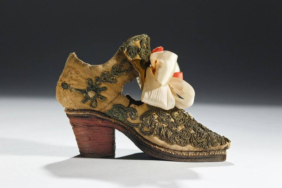 58526c1d9c190ec57ac036c0_French-or-English-Mid-17th-C-Red-Heel-Boy-Shoe.jpg