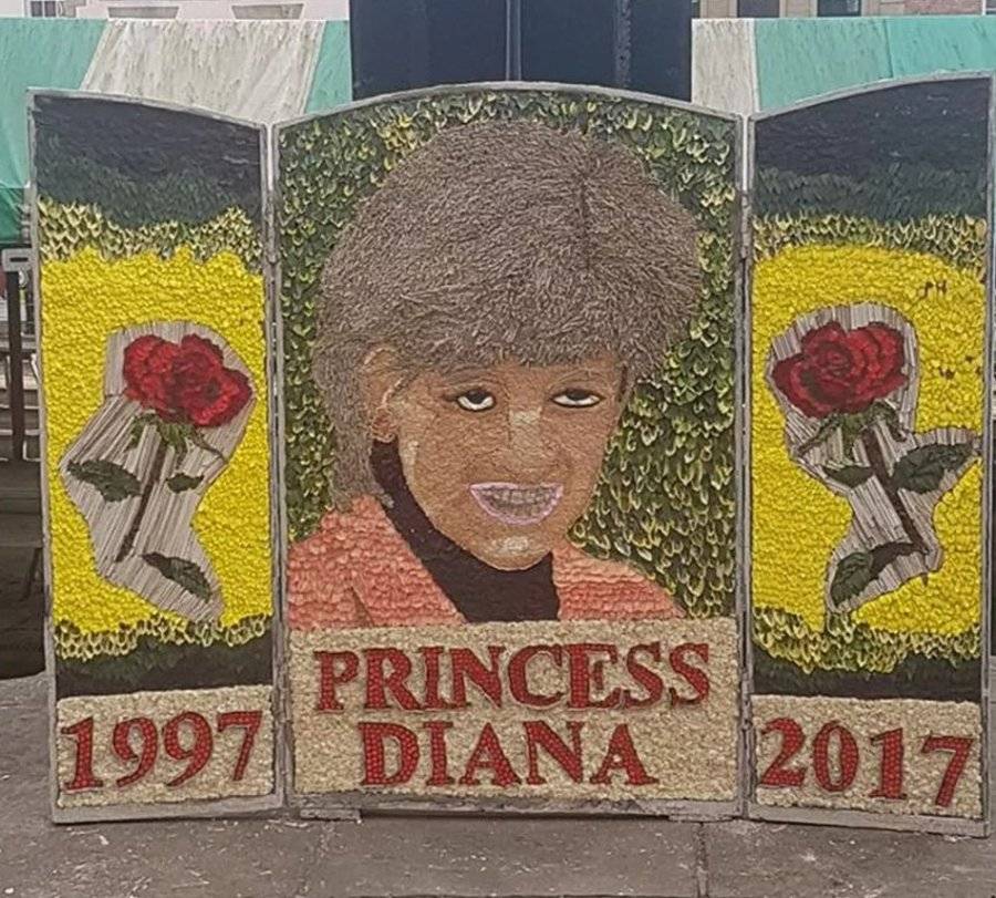 Diana well dressing.jpg