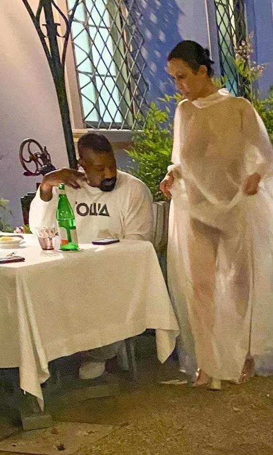 exc-kanye-west-bianca-censori.jpg