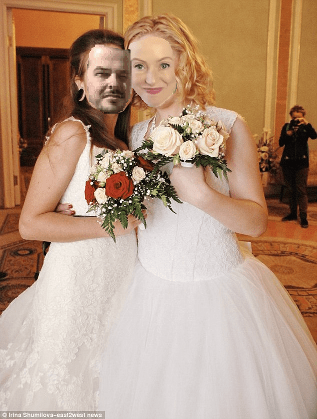 La Lande Brides.png