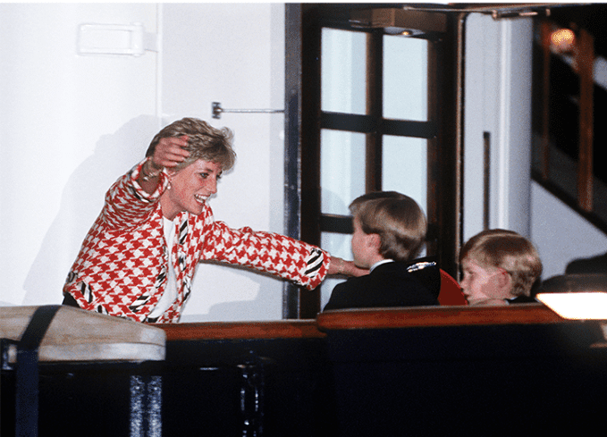 princess-diana-hugs-sons-1.png