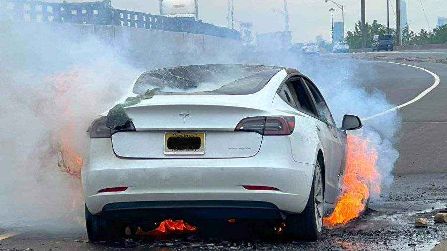 tesla-model-3-fire-in-new-jersey.jpg